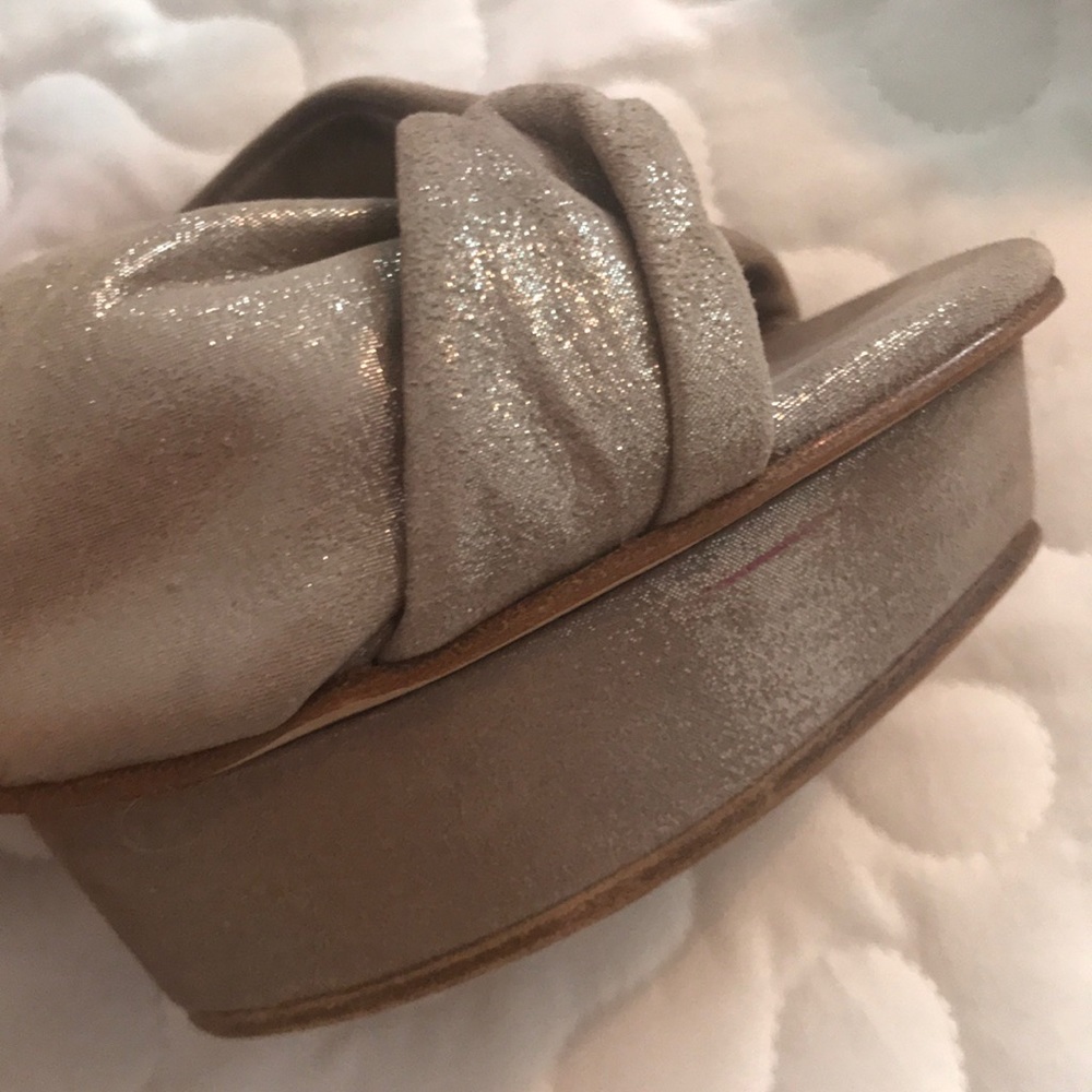 PELLE MODA Platform Sandals - Picture 8 of 8